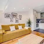 شقة Charming 1br With Terrace Views Of Bridge | By Airnest Lisboa