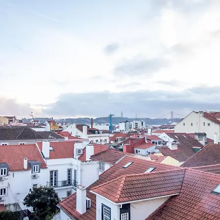 Charming 1br With Terrace Views Of Bridge | By Airnest Apartament Lizbona