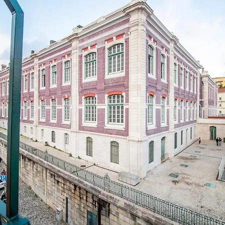 Apartment Charming 1br With Terrace Views Of Bridge | By Airnest