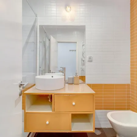 Charming 1br With Terrace Views Of Bridge | By Airnest Apartment *