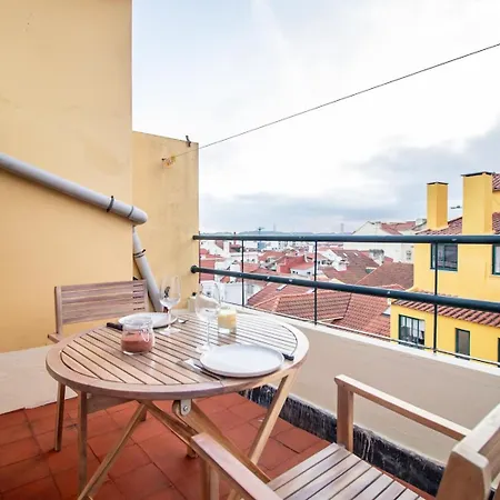 Charming 1br With Terrace Views Of Bridge | By Airnest Lisbon