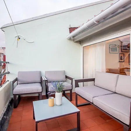 Charming 1br With Terrace Views Of Bridge | By Airnest