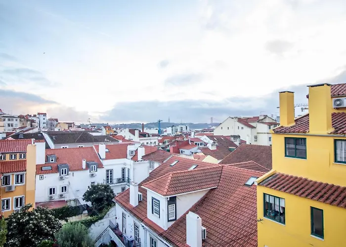 公寓 Charming 1br With Terrace Views Of Bridge | By Airnest Lisboa