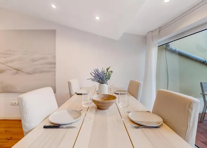 Charming 1br With Terrace Views Of Bridge | By Airnest *