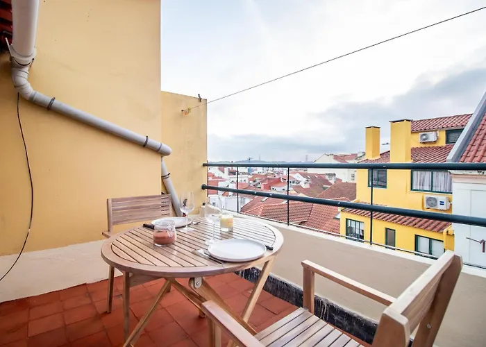 Charming 1br With Terrace Views Of Bridge | By Airnest Лиссабон