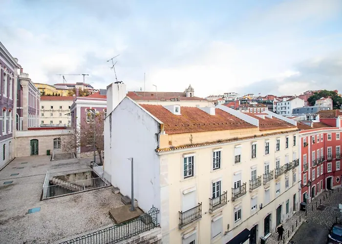 Апартаменты Charming 1br With Terrace Views Of Bridge | By Airnest